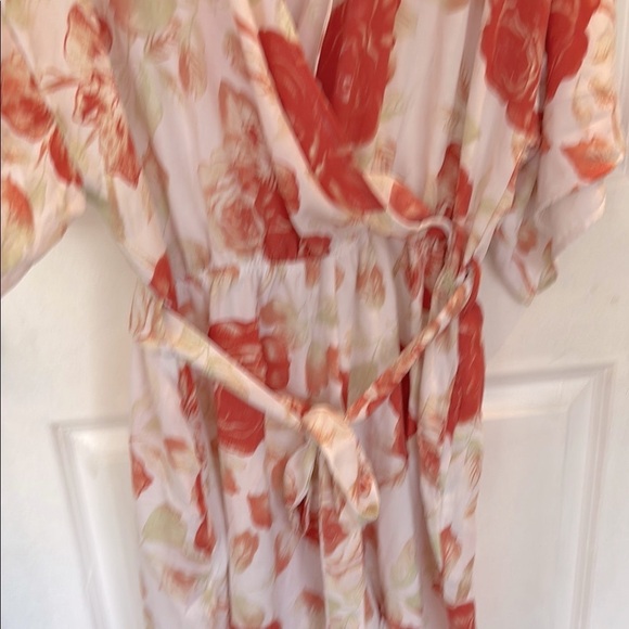NWOT - LuLaRoe Red and Cream romper-kimono, belted, pockets Stylish - Picture 5 of 6